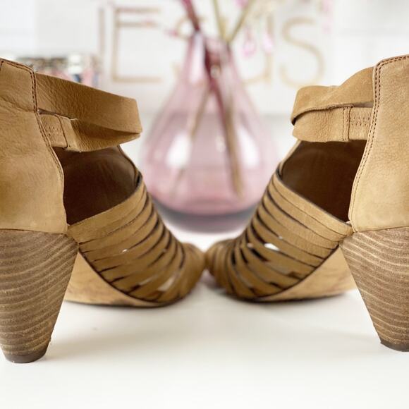 Vince Camuto Taupe Leather Gladiator Sandals 8.5M | Strappy Boho Chic Heels - Picture 9 of 16